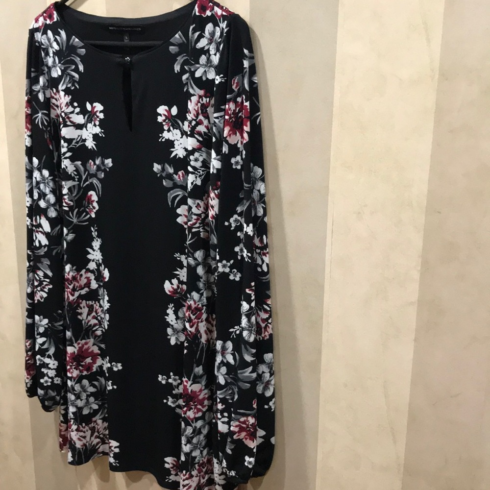 Floral keyhole tunic